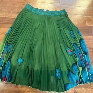 Pleated skirt